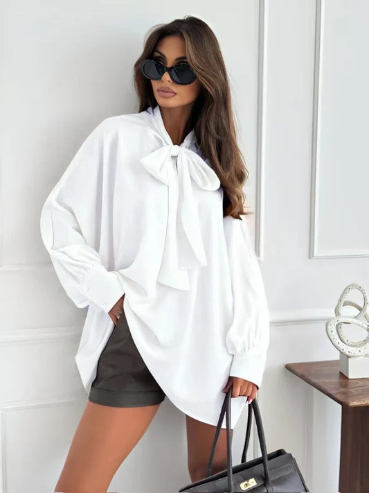 Blouse satin col lavallière