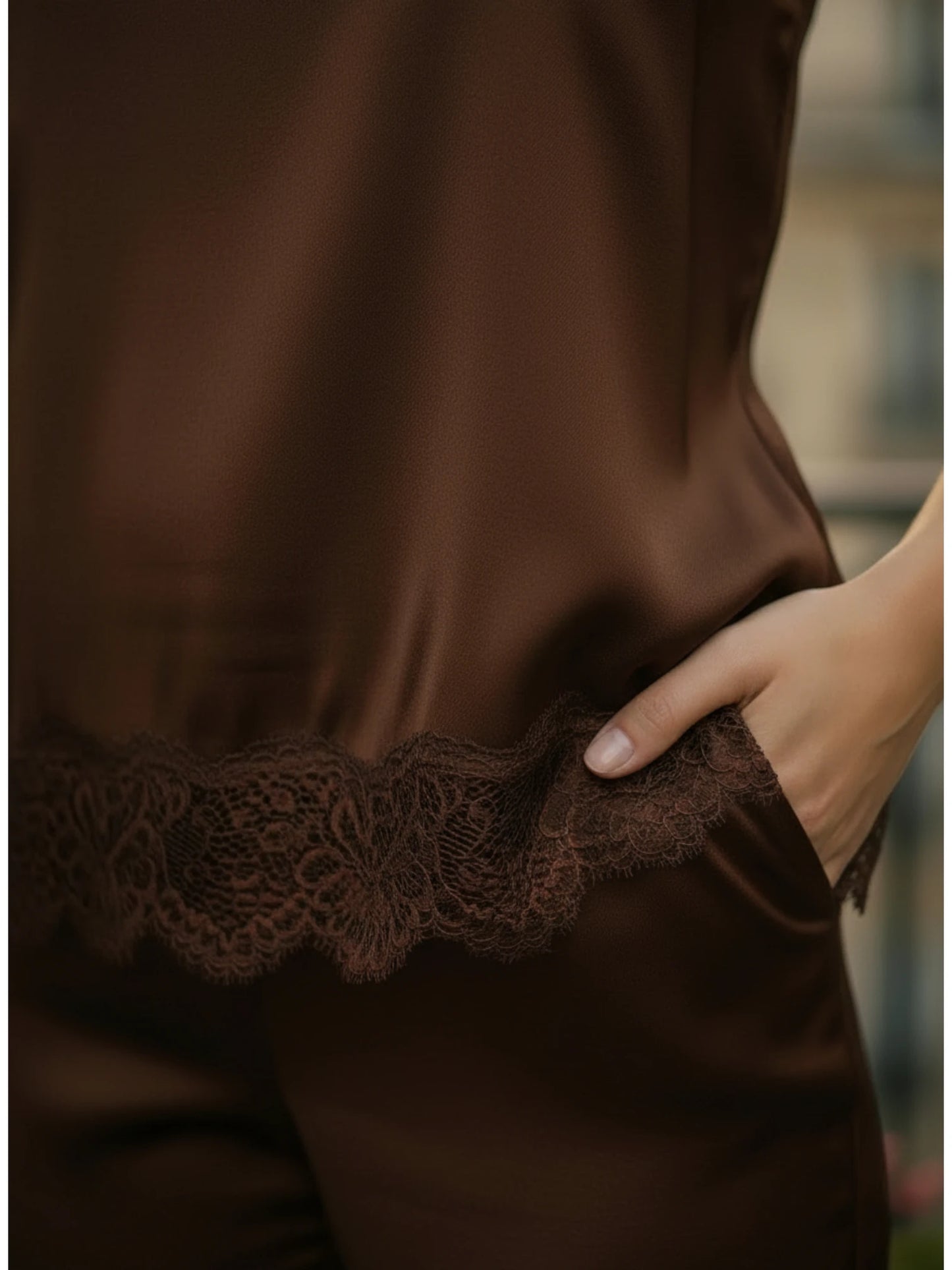 Ensemble Bustier Finition Dentelle & Pantalon Satin Chic – Chocolat Intense