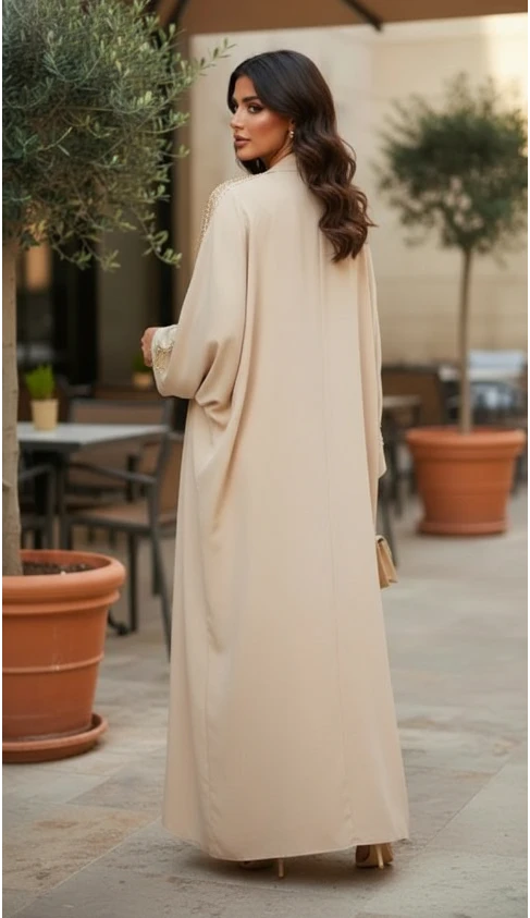 Ensemble féminin robe sans manches et kimono