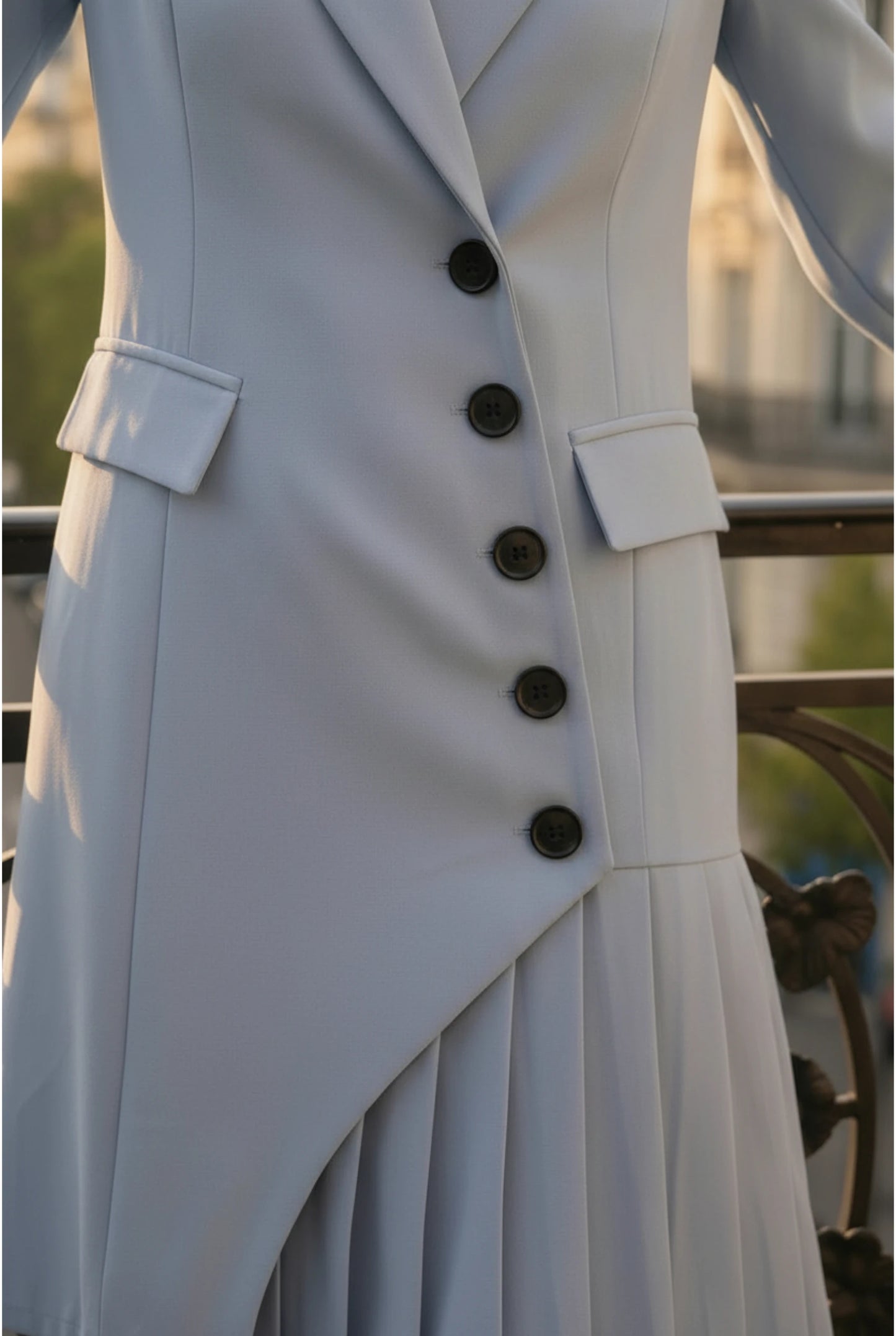 Robe Blazer Asymétrique Bleu – Élégance Sculpturale