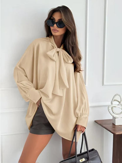 Blouse satin col lavallière