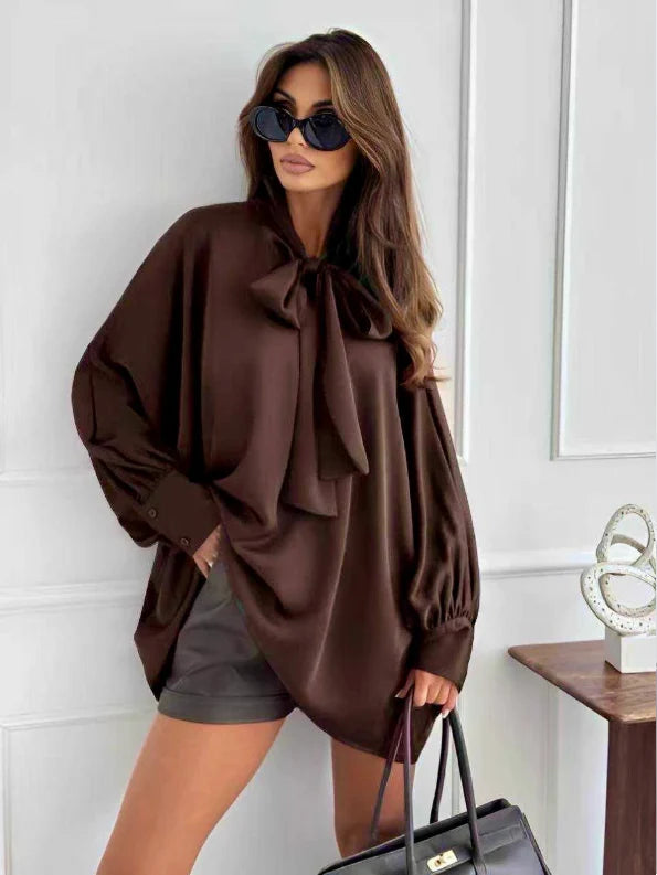 Blouse satin col lavallière