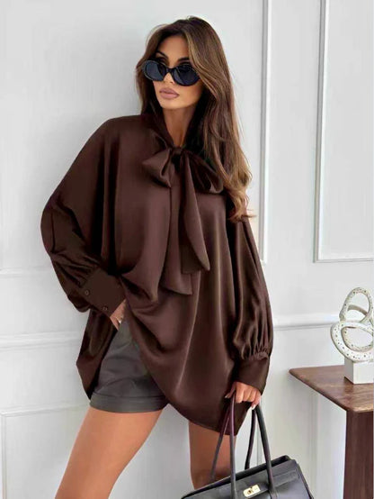 Blouse satin col lavallière