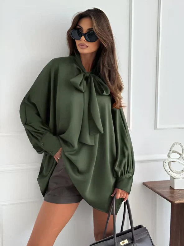 Blouse satin col lavallière