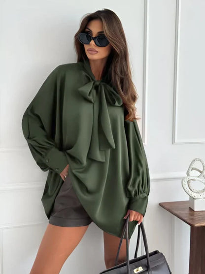 Blouse satin col lavallière