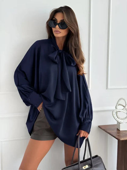 Blouse satin col lavallière