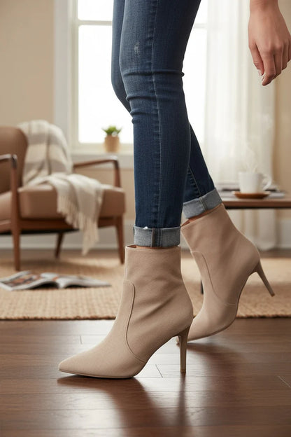 Bottines à Talons Aiguille – Élégance Intemporelle Beige