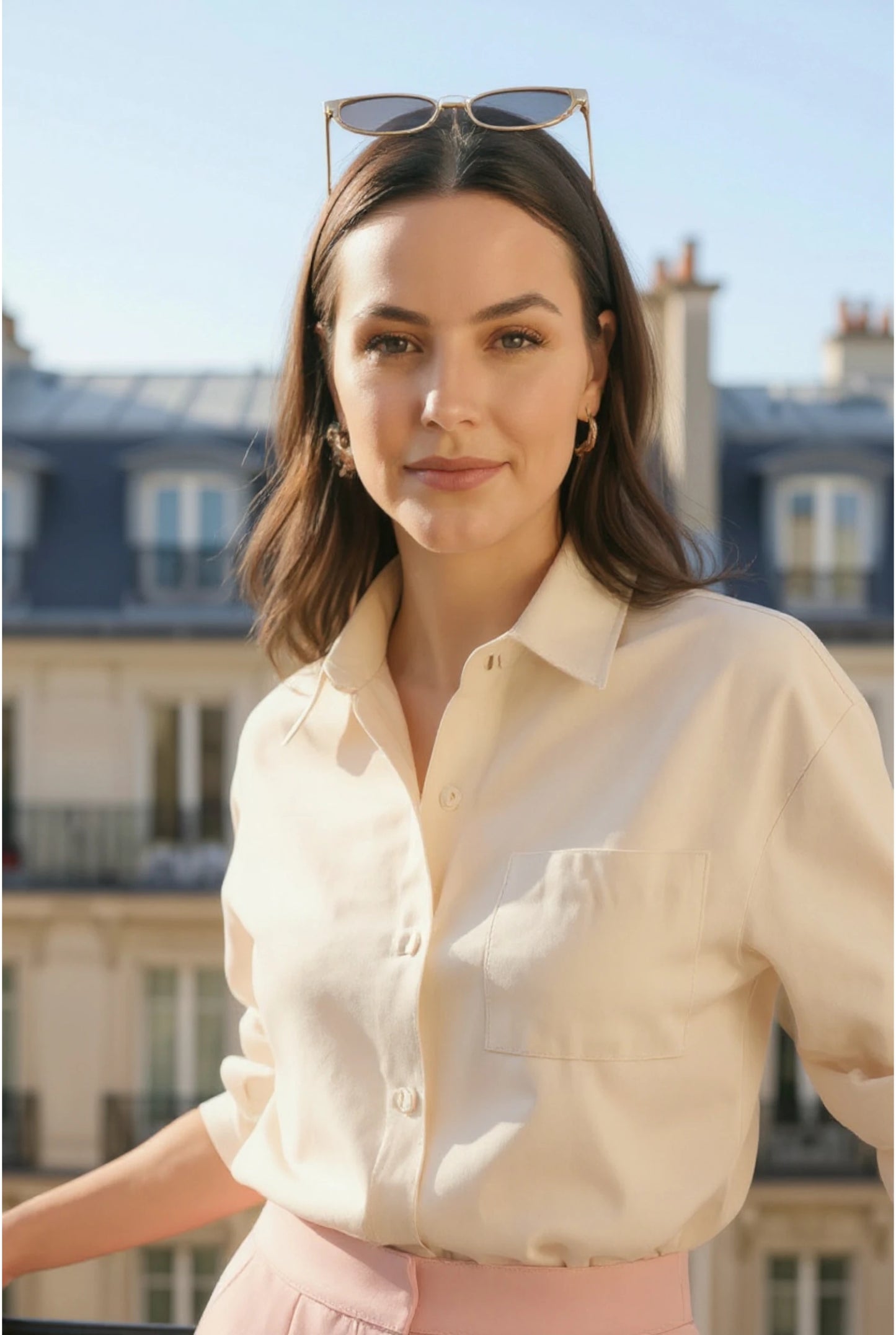 Chemise Élégance Parisienne Beige – Chic Intemporel