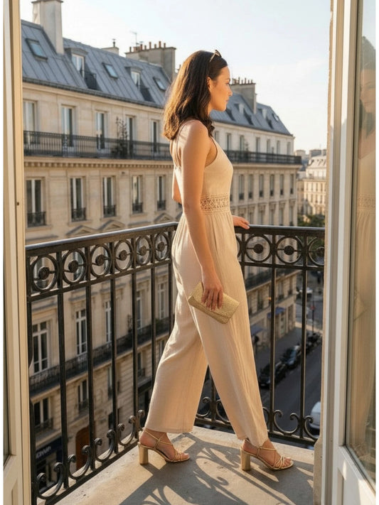 Combinaison Pantalon Aura – Macramé & Fluidité Beige Élégant