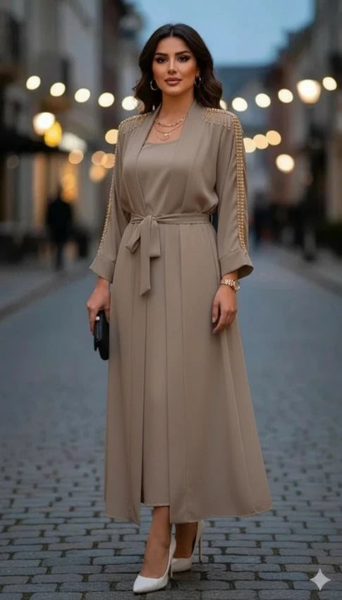 Ensemble féminin robe sans manches et kimono