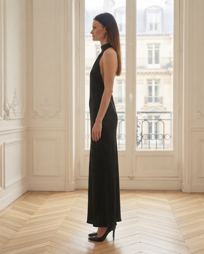 Robe satin dos nu Angela noire – de profil – Eymora