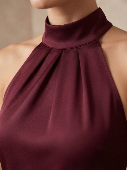Robe satin dos nu Angela bordeaux – détail de la matière – Eymora