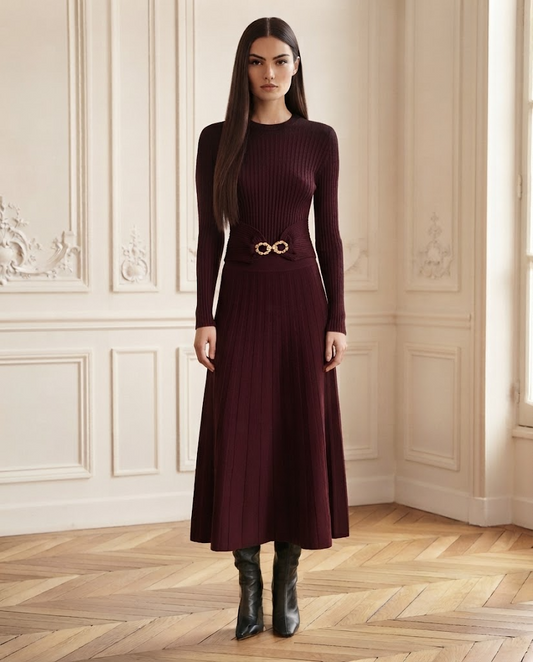 Ensemble maille pull et jupe bordeaux – de face – Eymora
