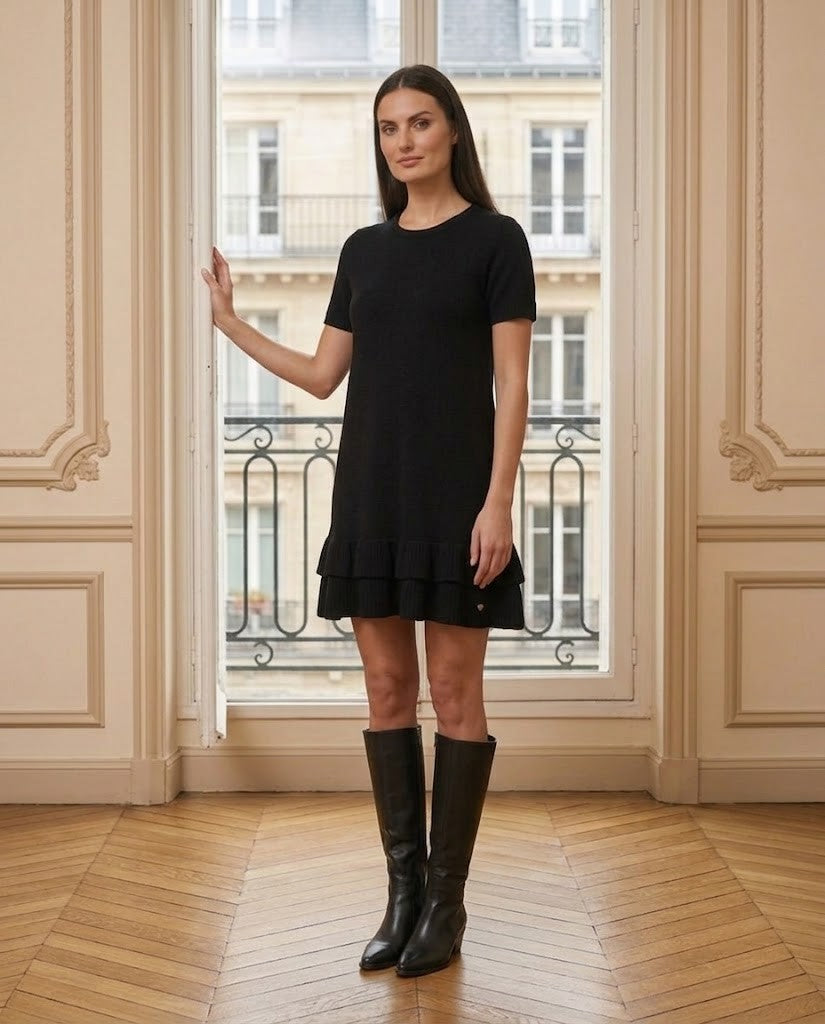 Robe courte à volants noir – portée – Eymora