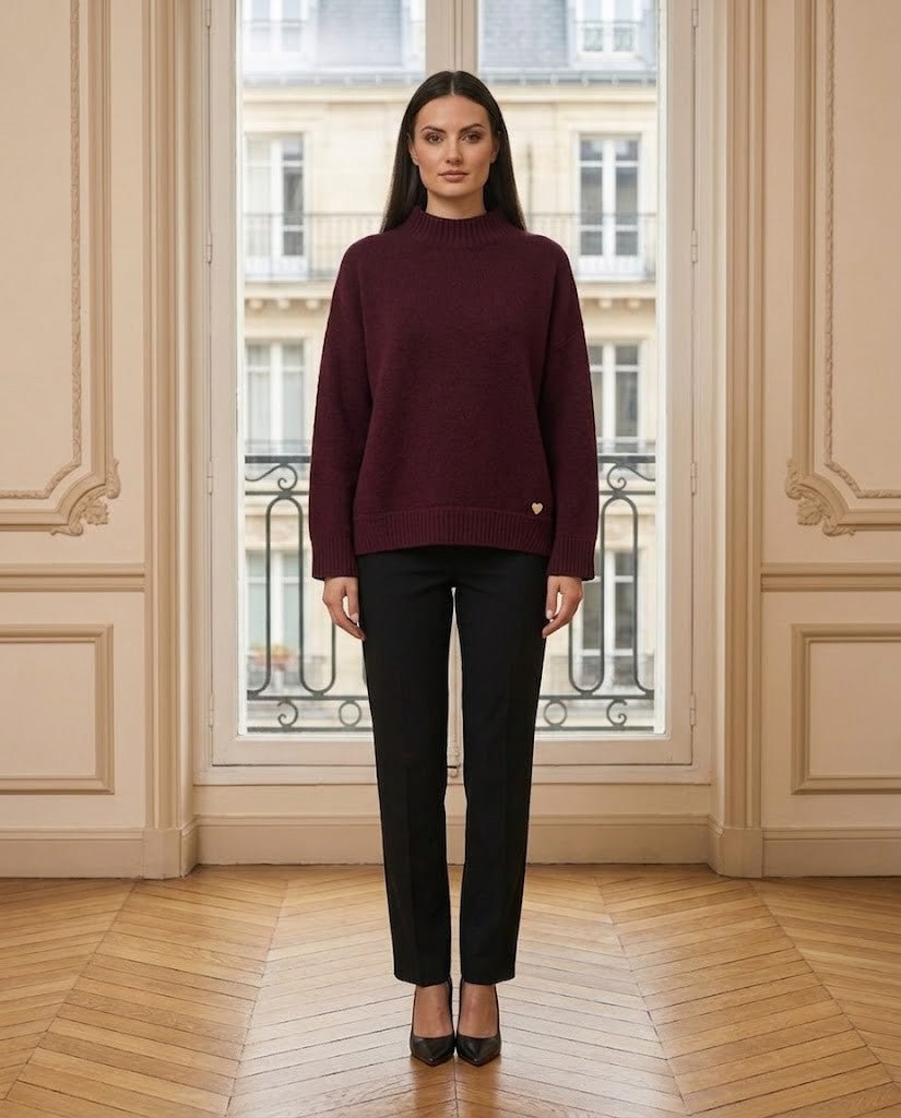 Pull col montant bordeaux – de face – Eymora