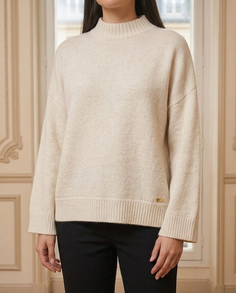 Pull col montant écru – détail – Eymora