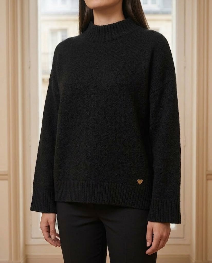 Pull col montant noir – détail – Eymora