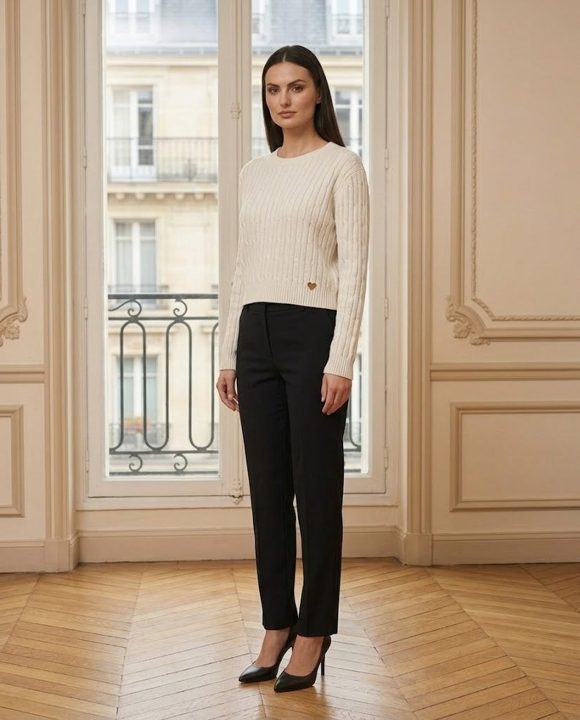 Pull torsadé écru – de trois-quarts – Eymora