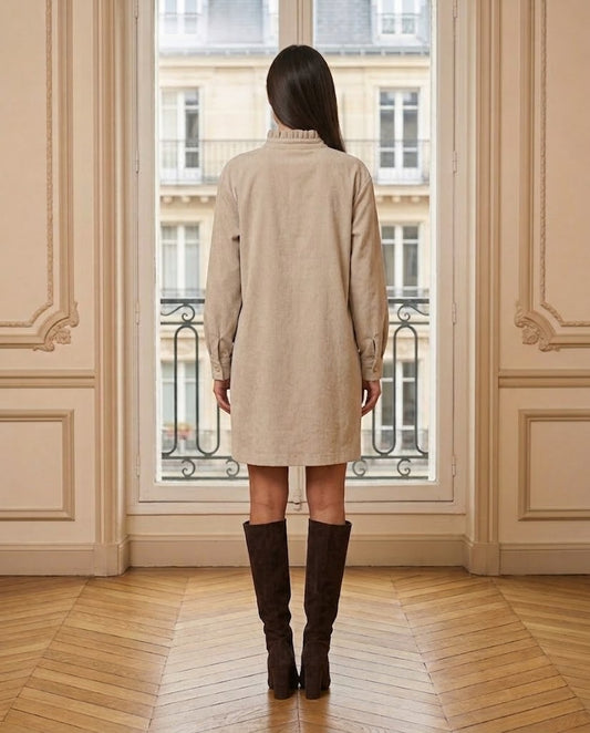 Robe chemise velours côtelé taupe – de dos – Eymora