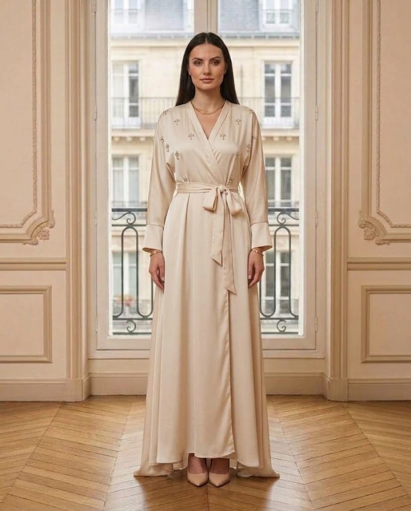 Robe longue à perles crème – vue de face – Eymora