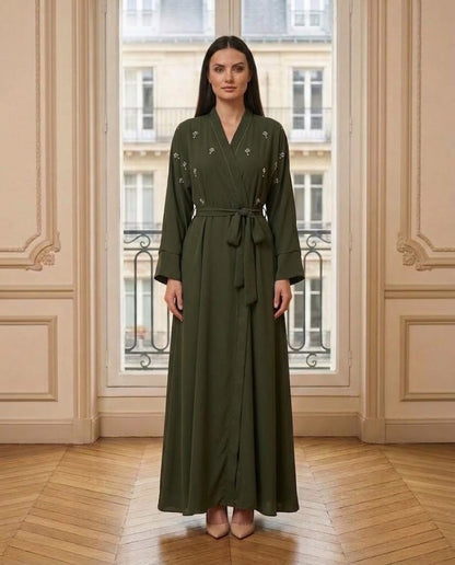 Robe longue à perles kaki – vue de face – Eymora