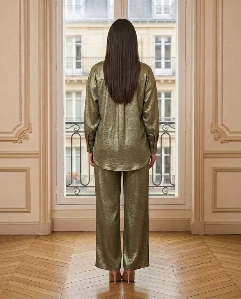 Ensemble chemise et pantalon satiné kaki – vue de dos – Eymora