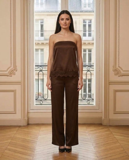 Ensemble bustier dentelle et pantalon satin chocolat – vue de face – Eymora