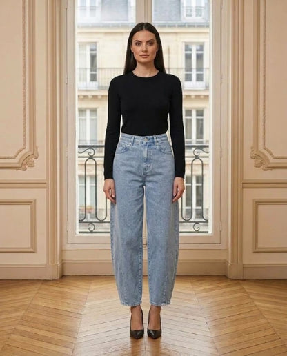 Jeans barrel Louisa bleu clair – vue de face – Eymora