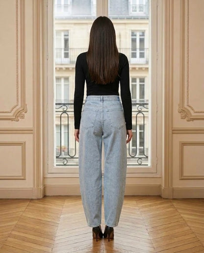 Jeans barrel Louisa bleu clair – vue de dos – Eymora