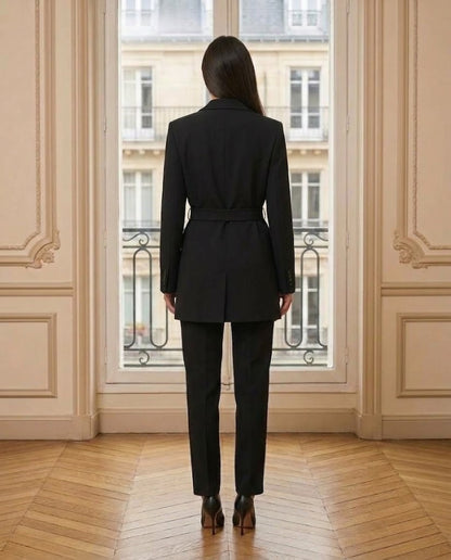 Blazer fluide ceinturé noir – vue de dos – Eymora