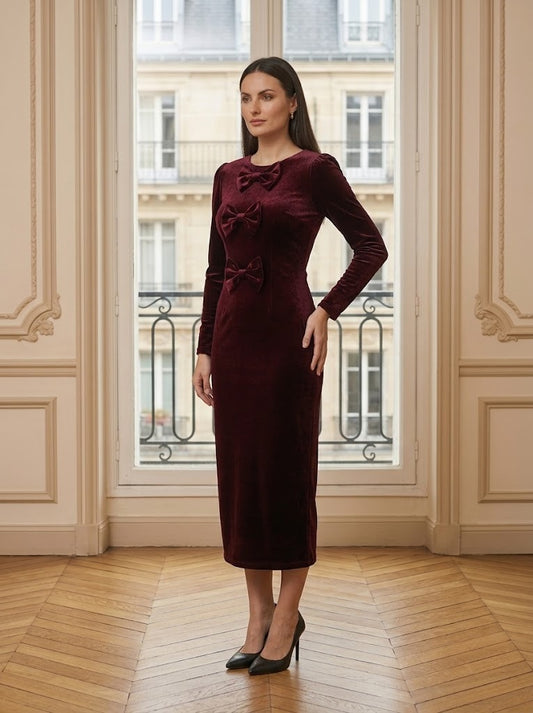 Robe velours mi-longue à nœuds bordeaux – vue de trois-quarts – Eymora