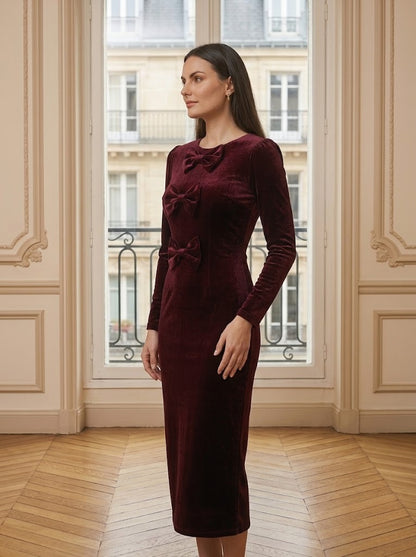 Robe velours mi-longue à nœuds bordeaux – portée – Eymora