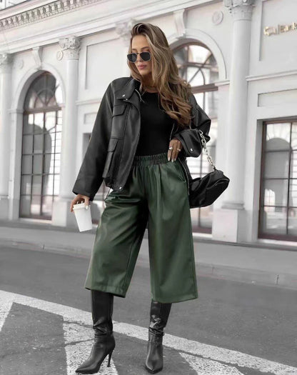 Pantalon 3/4 en simili cuir avec poches