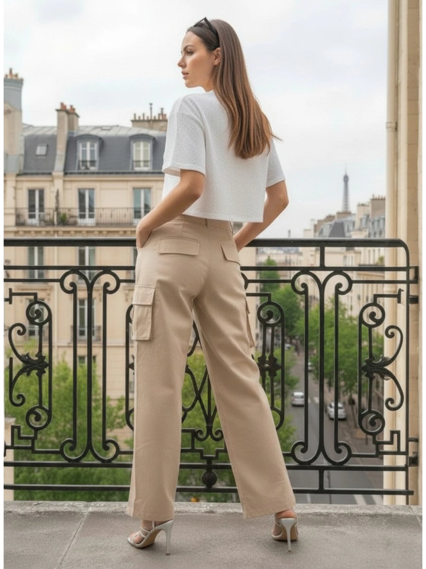 Pantalon Cargo Wide-Leg Beige – Allure Urbaine & Moderne