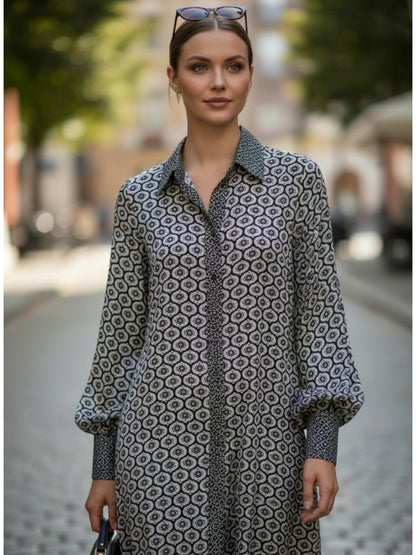 Robe Chemise Fluide Imprimée Chaîne – Chic & Polyvalente