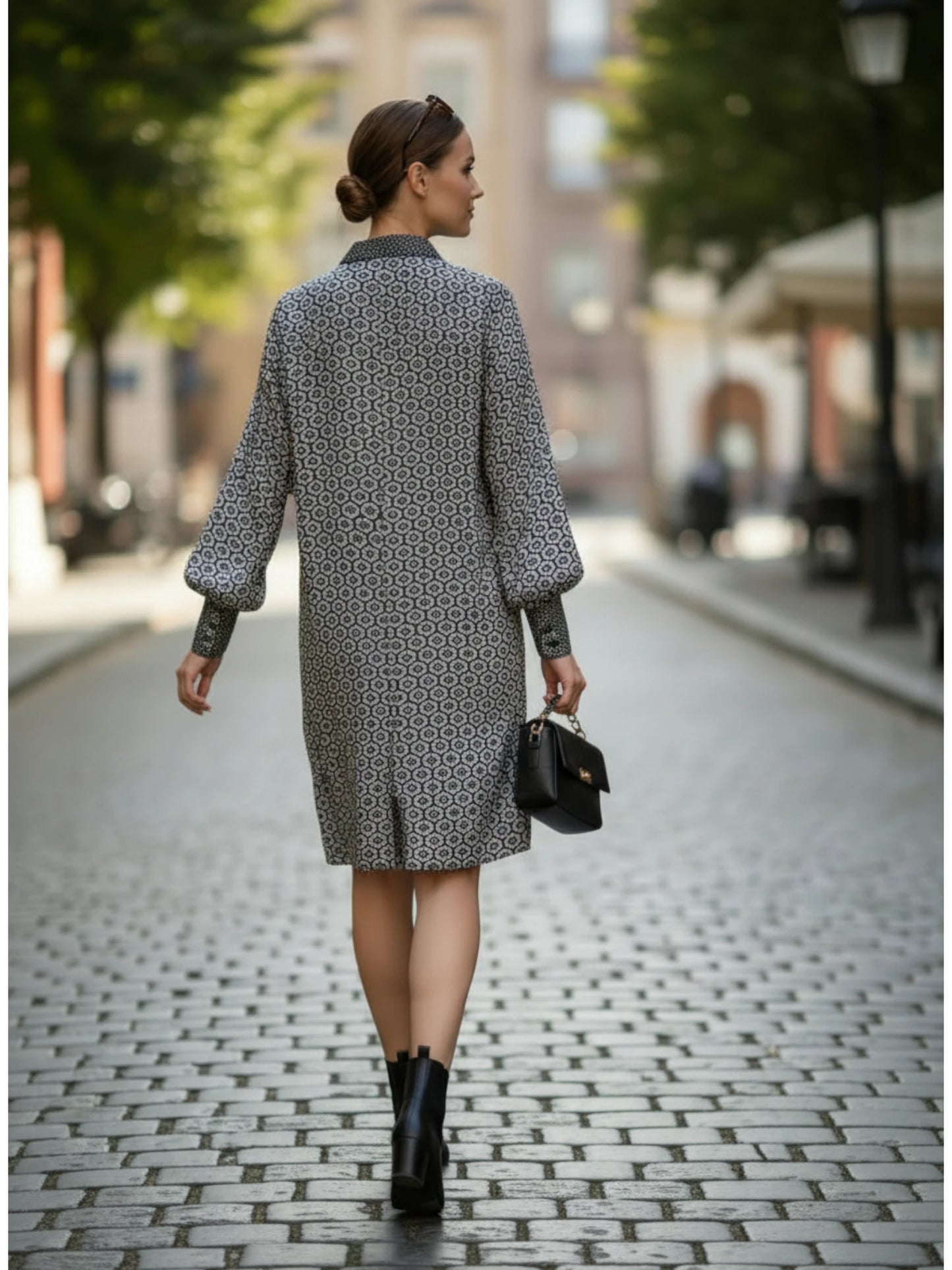 Robe Chemise Fluide Imprimée Chaîne – Chic & Polyvalente