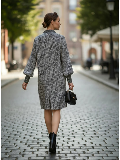 Robe Chemise Fluide Imprimée Chaîne – Chic & Polyvalente