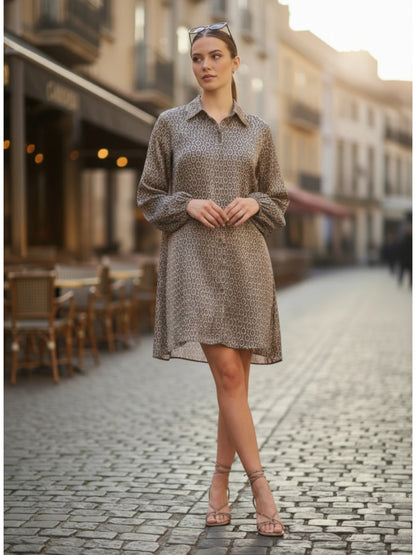 Robe Chemise Fluide Imprimée Chaîne – Chic & Polyvalente