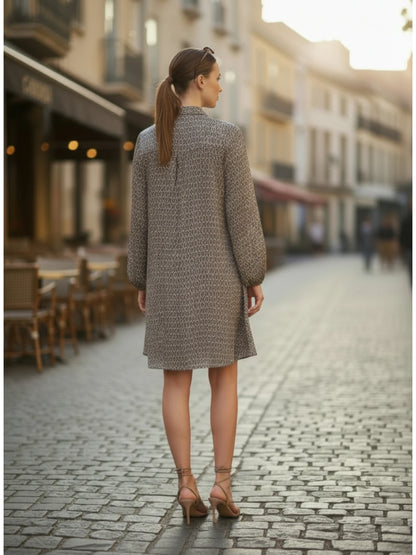 Robe Chemise Fluide Imprimée Chaîne – Chic & Polyvalente