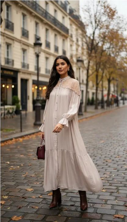 Robe Longue Fluide à Détails Dentelle