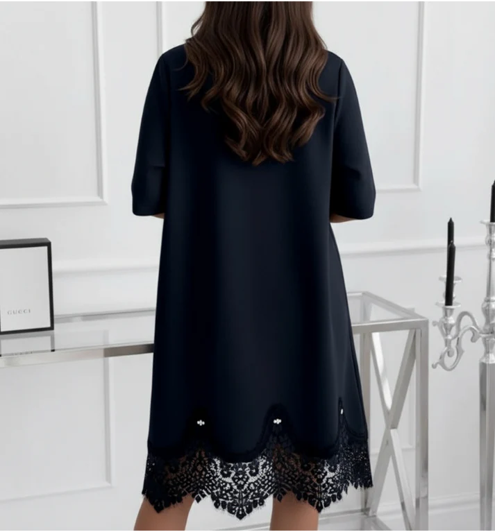 Robe avec dentelle et strass