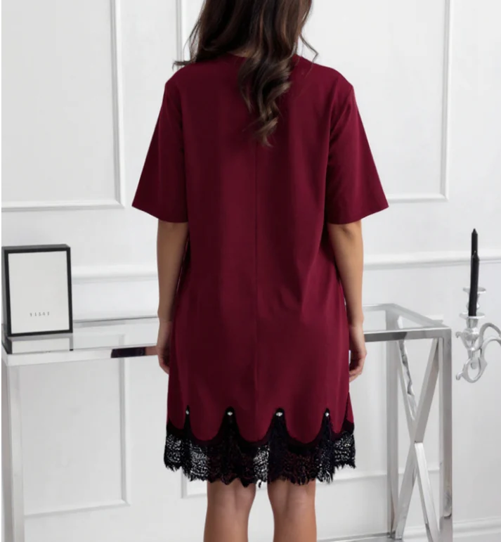 Robe avec dentelle et strass