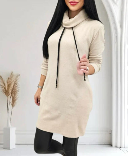 Robe courte décontractée à col montant